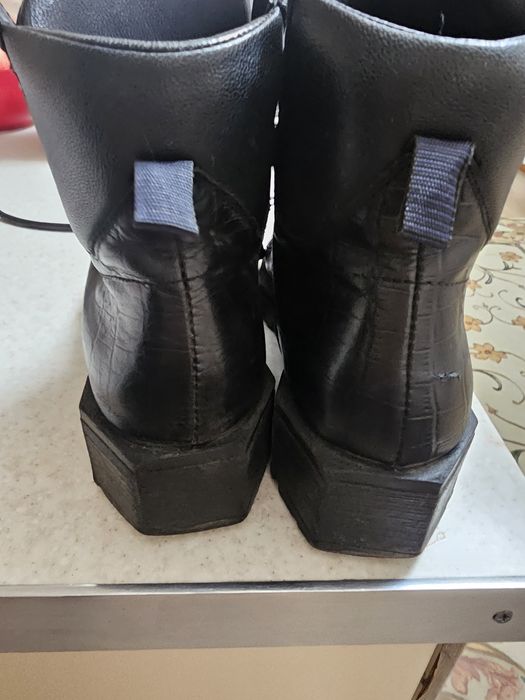 Ботінки жіночі шкіряні