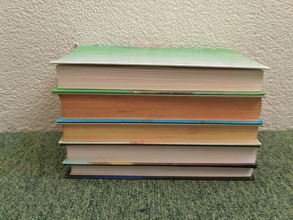 Lote 5 Livros Romance Capa Dura Círculo de Leitores (Victoria Holt, Danielle Steel, Lawrence Sanders)