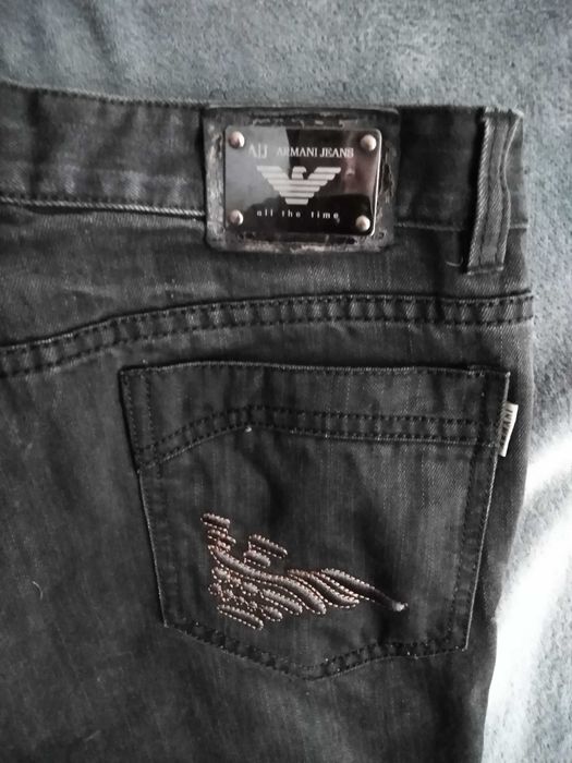ARMANI. Jeansy męskie.