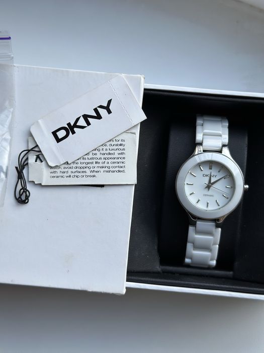 Керамічний годинник dkny ny