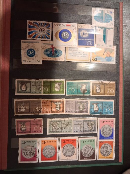 Klaser ze znaczkami z PRL, ok200szt