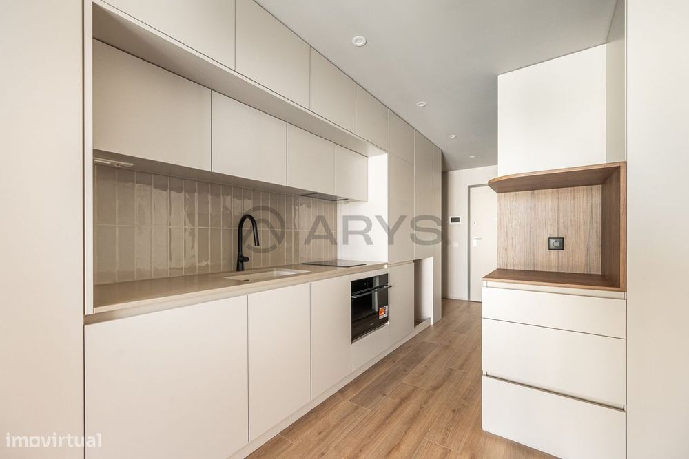 Apartamento T0 Novo em condomínio fechado com Varanda