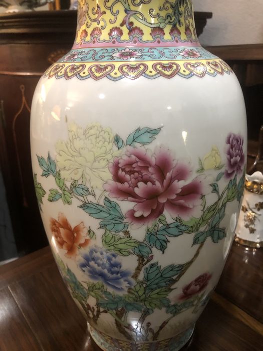 Jarra em porcelana da china