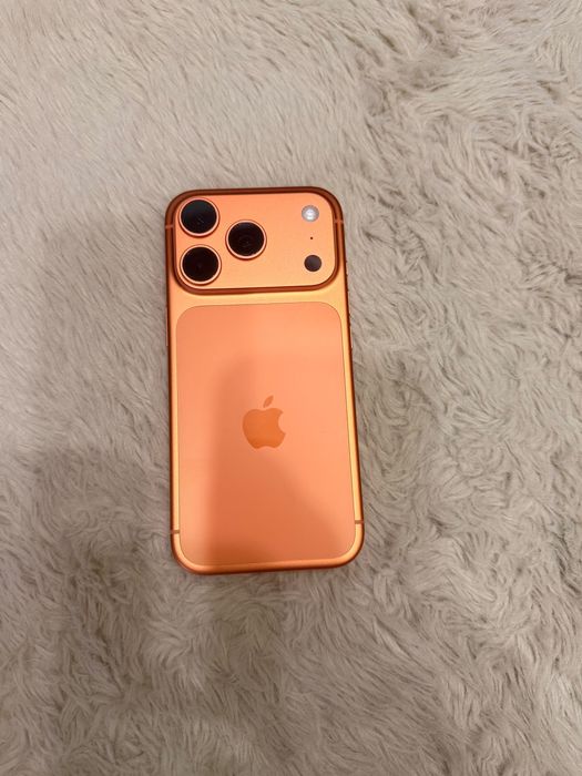 Iphone 17 Pro - 256 GB - Cosmic Orange