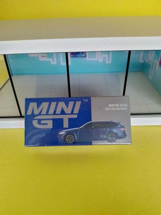 Mini GT 1/64 BMW's M5 Sedan & Touring & Z8 - Varias Cores - Lacrados