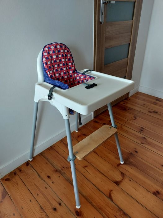 Komplet do karmienia Ikea krzesełko z podnóżkiem poduszką
