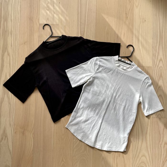 Zestaw koszulki biała i czarna basic Reserved Bershka
