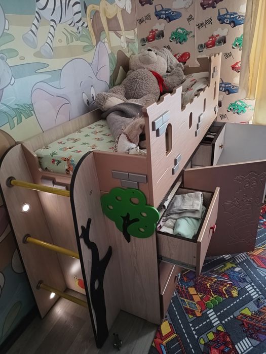 Краватка замок дитяча з матрацом