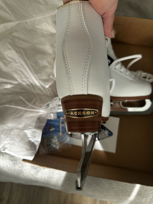 Нові ковзани Jackson Elle