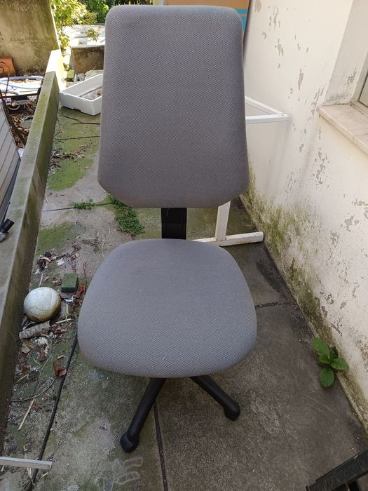 cadeira com rodas de escritório