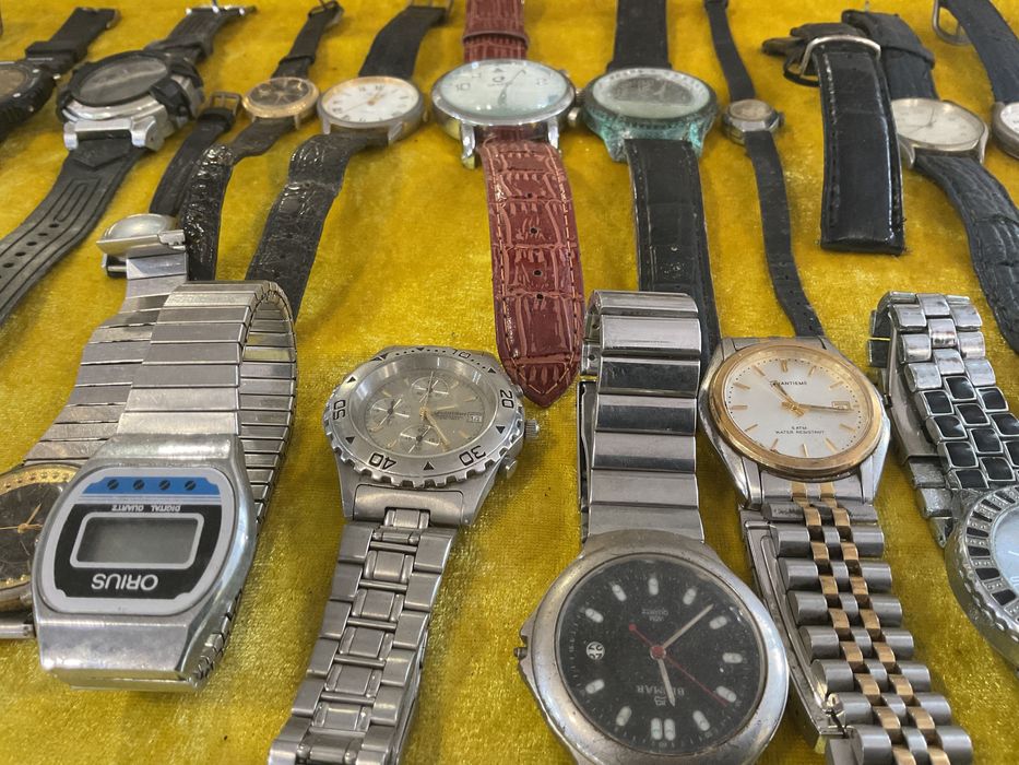 RELÓGIOS mistos 33 peças ler discrição