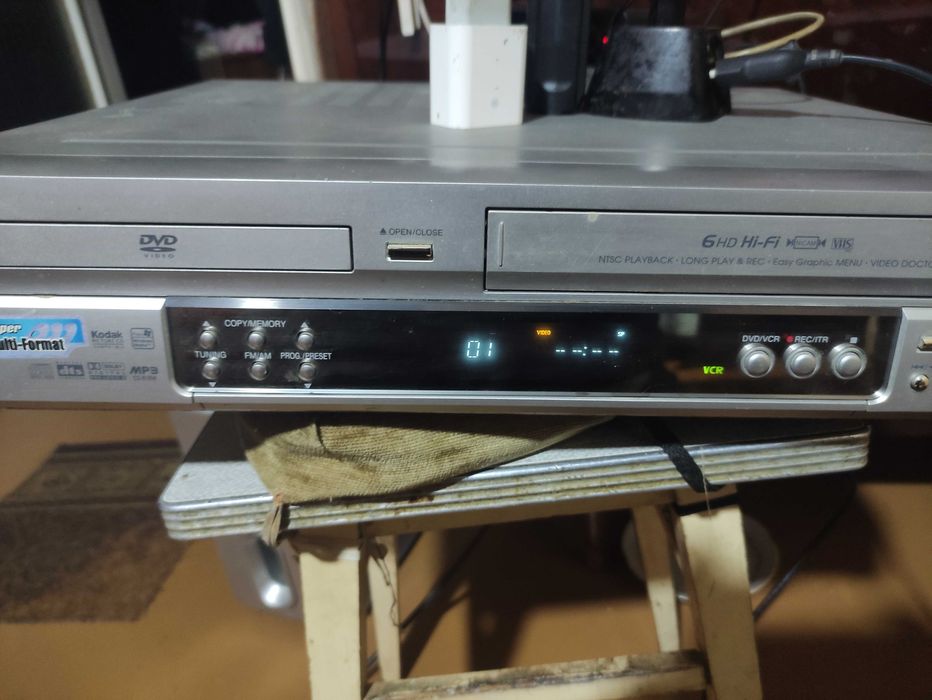 Домашний кинотеатр ресивер 5.1
DVD+ видеомагнитофон LG DT-S665