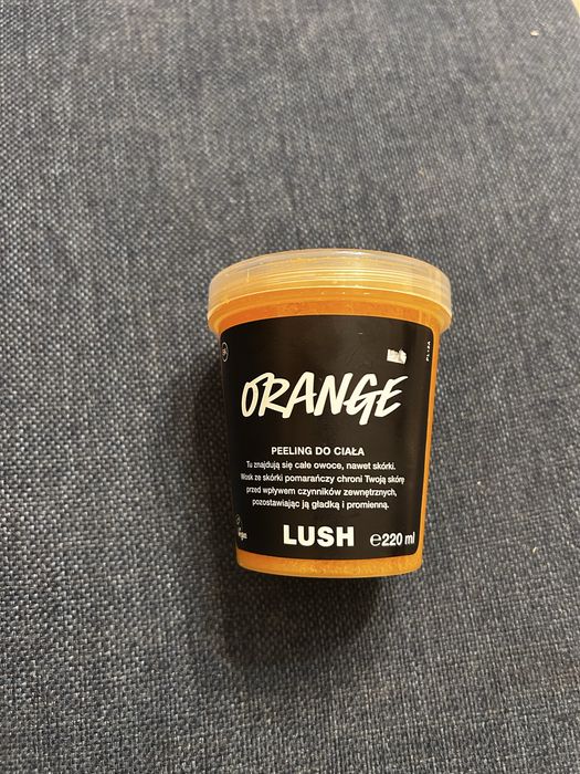 Orange peeling do ciala scrub pod prysznic Lush 220 ml