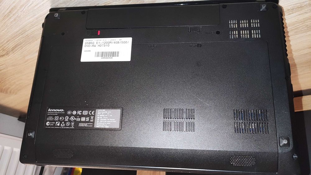 Laptop Lenovo G585 E1-1200M/4GB/500/DVD-RW/Win10