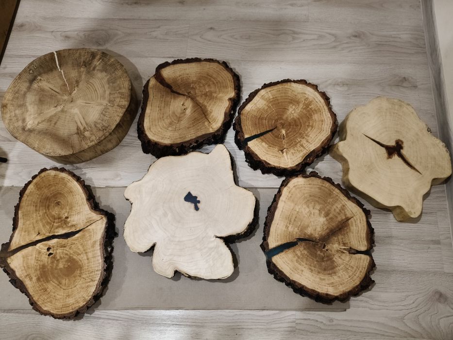 Stolik kawowy plaster drewna żywica