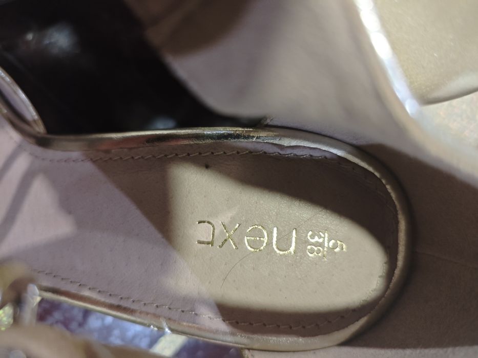 Босоніжки туфлі next 38р