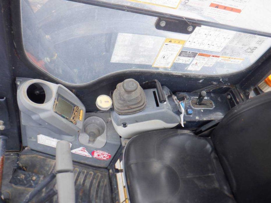 Гусеничний екскаватор HITACHI ZX20UR-5A