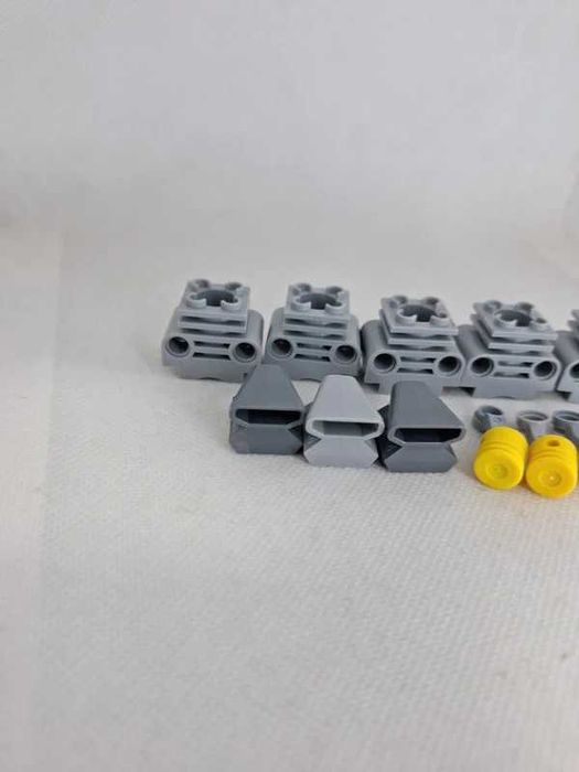 Różne elementy lego, samochodowe