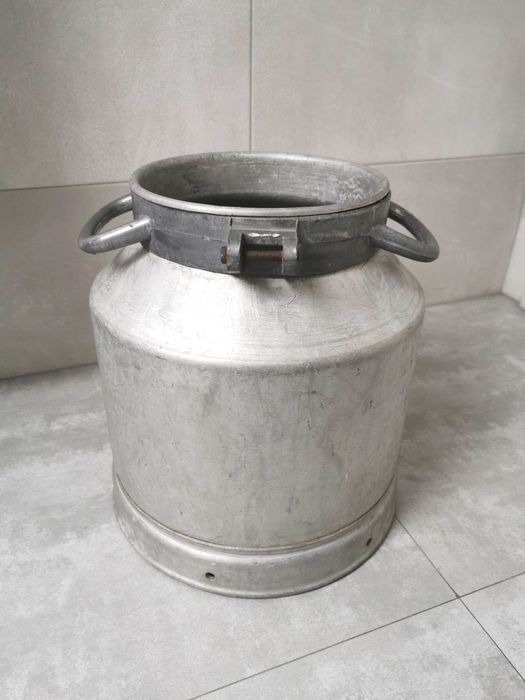 Vintage duża aluminiowa kanka konwia na mleko, donica na kwiaty