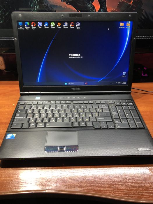 Продам ноутбук TOSHIBA i5 озу 8гб ssd 64 +hdd 750 гб
