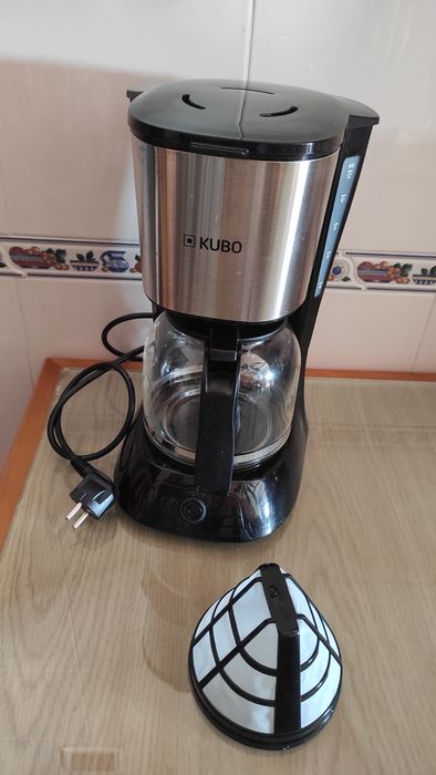 Máquina de café kubo de pó usada poucas vezes