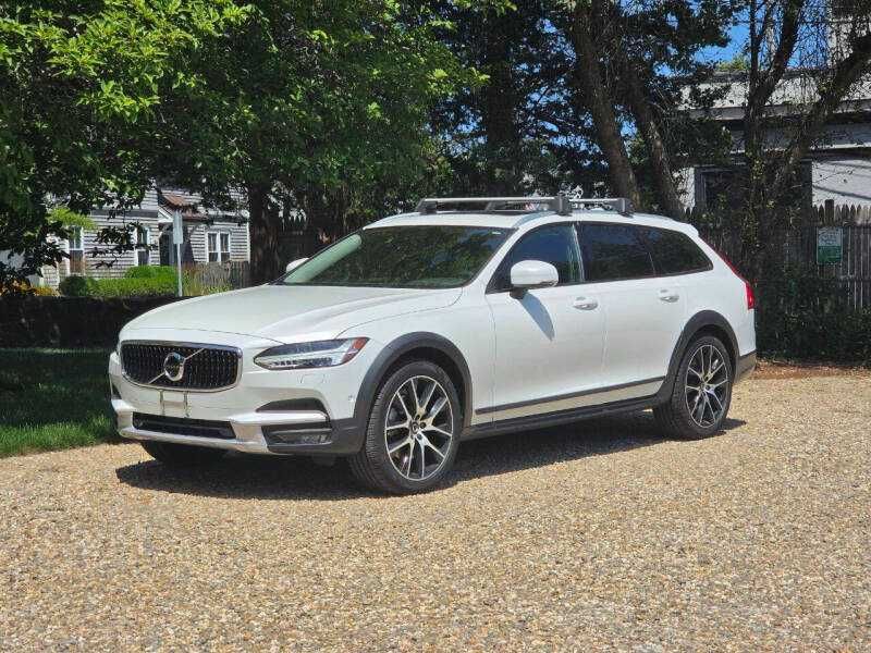 2019 Volvo V90 Cross Country T6