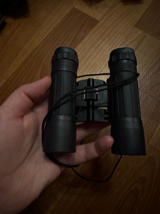 Продам бінокль Tasco 12*30
