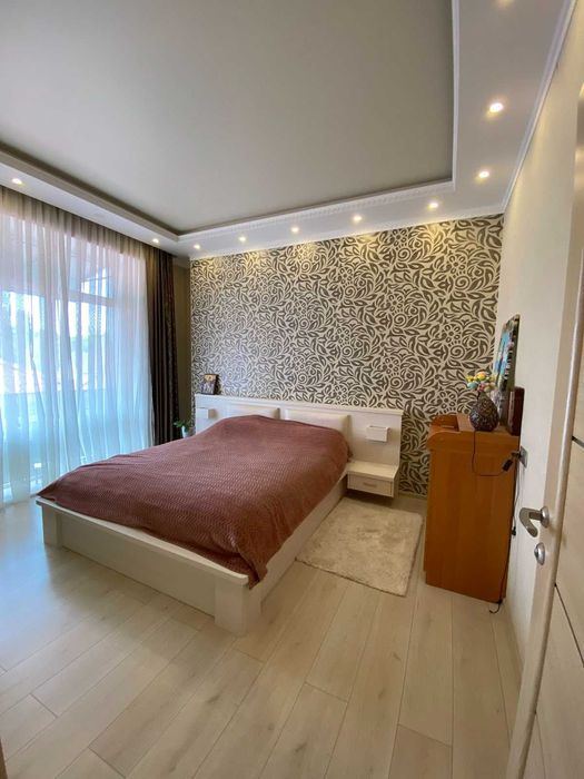 В продаже 2х кимнатна квартира Дача Ковалевского 101А .