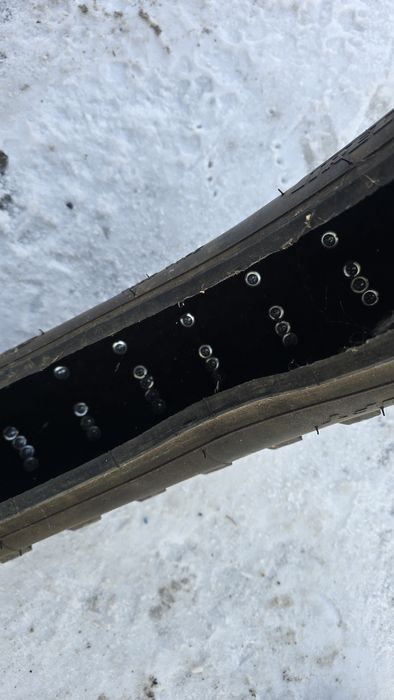 Opona z kolcami 140/80/18