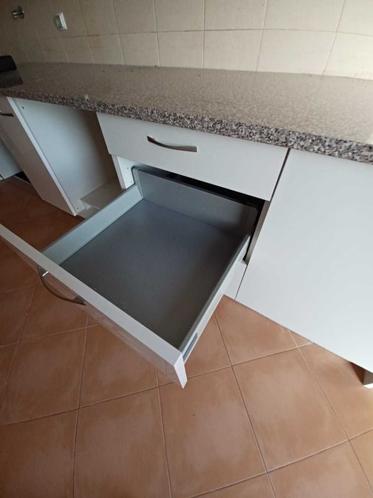 COZINHA NOVA em branco lacado com bancada - OPORTUNIDADE