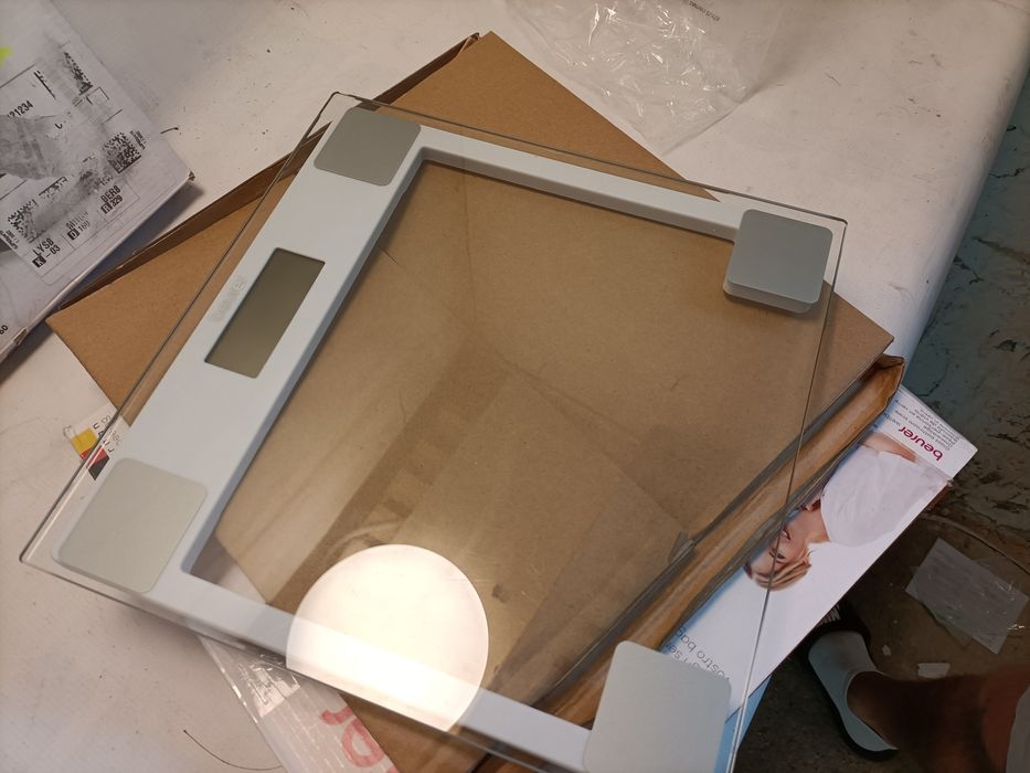 Dwie wagi łazienkowe