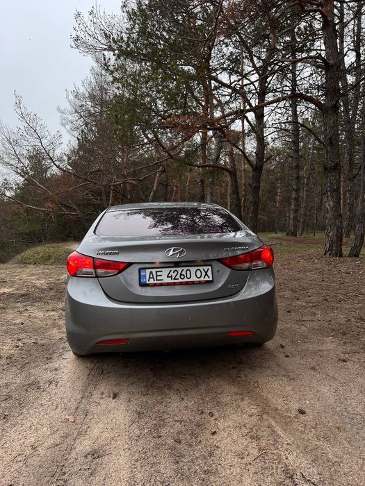 Hyundai Elantra 2012