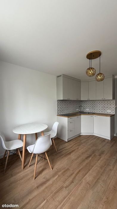 Kawalerka Do Wynajęcia – Ul. Malawskiego, Warszawa - View 2