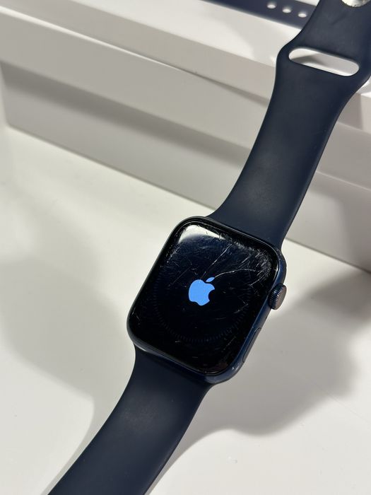 Apple Watch Series 6 44 mm GPS + Cellular – granatowy