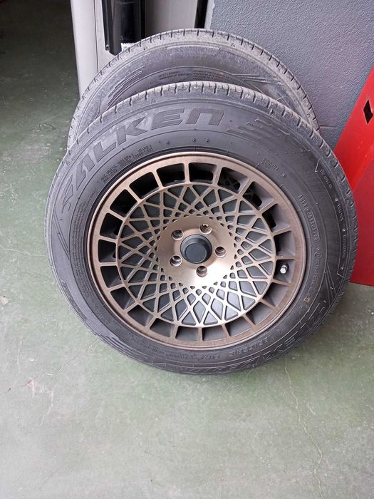 pneus de carro Porsche