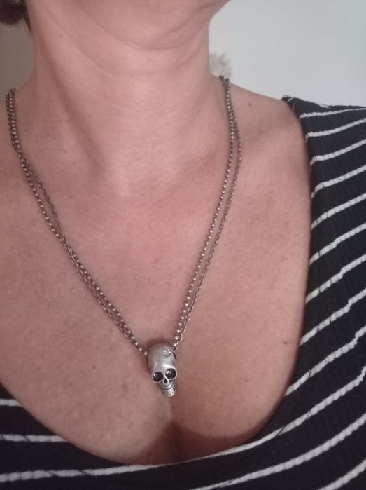 Colar com caveira