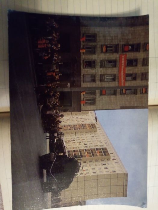 Parada wojskowa w NRD – kolorowa fotografia historyczna, druk wielojęz