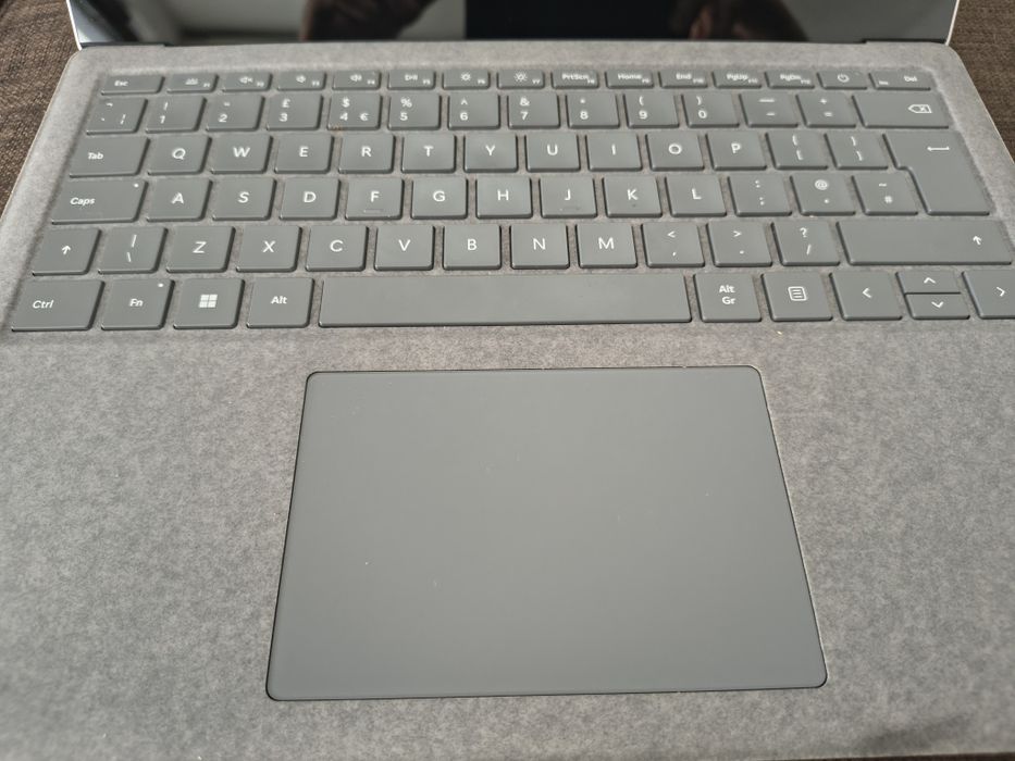 Microsoft Surface Laptop 5  i5 12gen 13.5"