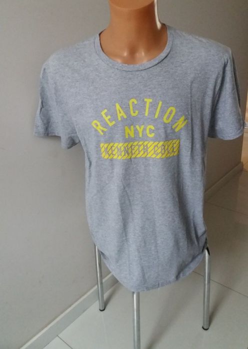 T-shirt   Kenneth  Cole   Roz. L