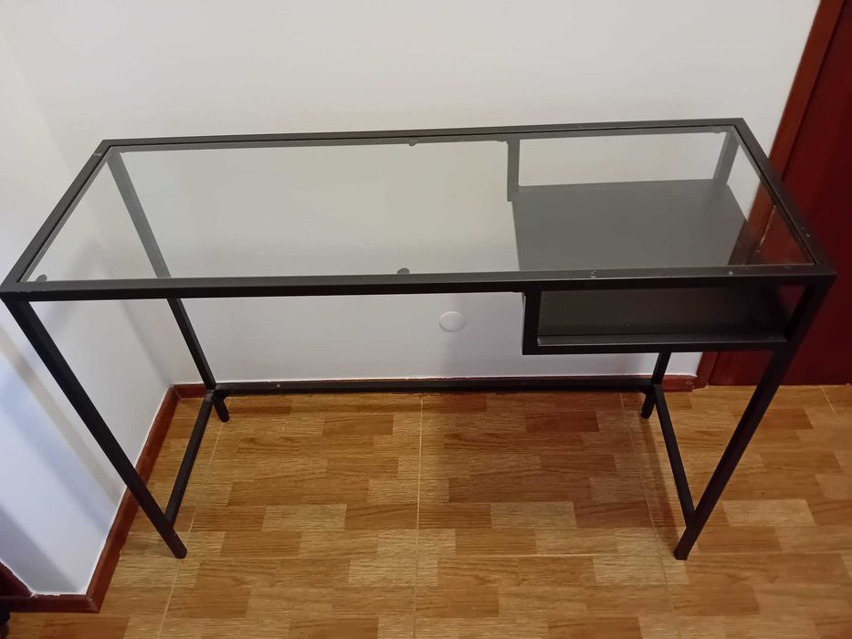 Secretária / Consola IKEA VITTSJÖ (Vidro e Metal)