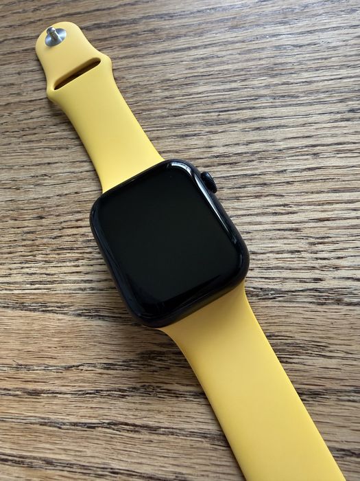 Apple Watch Series 8 / 45mm / GPS + LTE / Midnight / Stan BDB / GRATIS