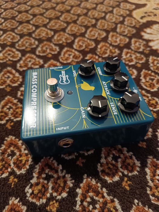 Efekt do basu Bass compressor