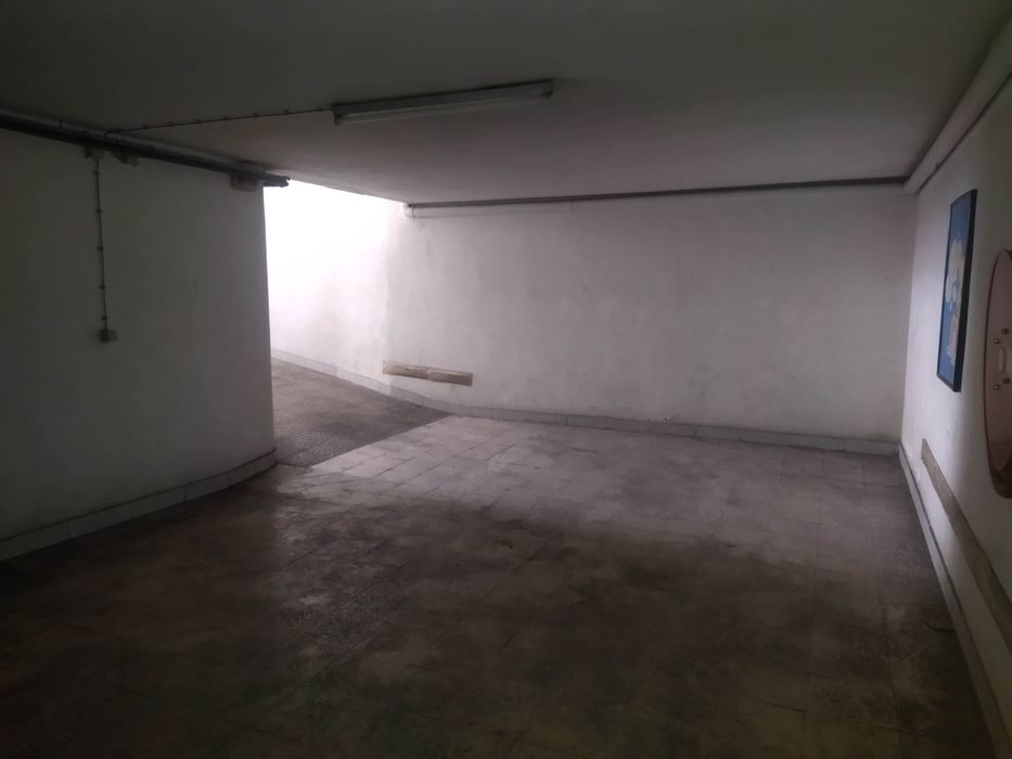 Garagem box, parqueamento, arrecadação, armazém, storage