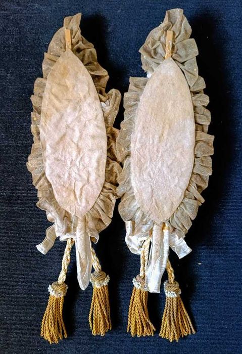 Par de palmitos artesanato arranjo floral tons dourados