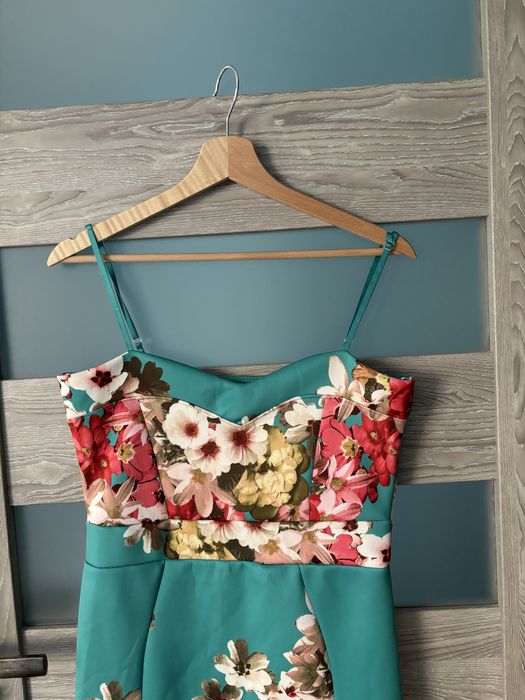 Koktajlowa weselna sukienka piankowa