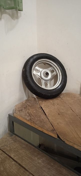 Колесо(переднє) на Діо 18,27,34,35/Honda Tact-24,30/Giorno