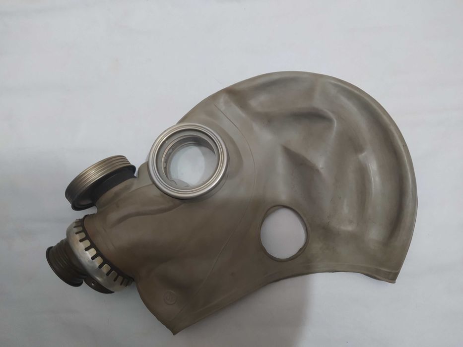 Противогаз пмг2 ,полный комплект