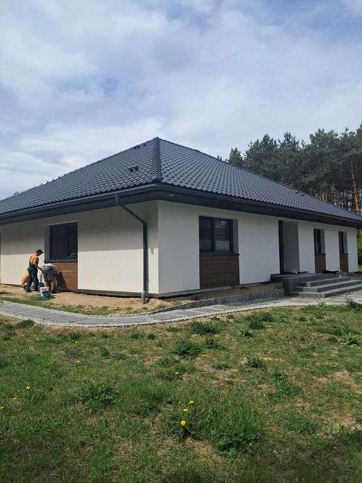 Malowanie elewacji, dachów i docieplenia.