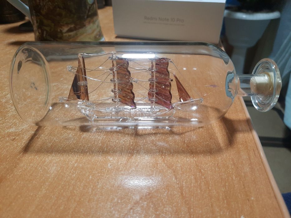 Корабель в пляшці