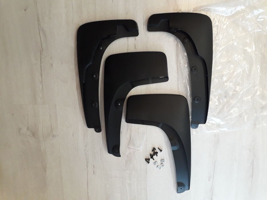 Chlapacze kpl Toyota Rav4 ll 00-05